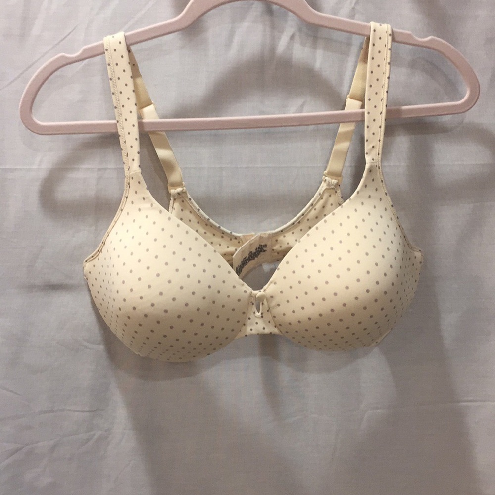 Cute like new polka doted bra!